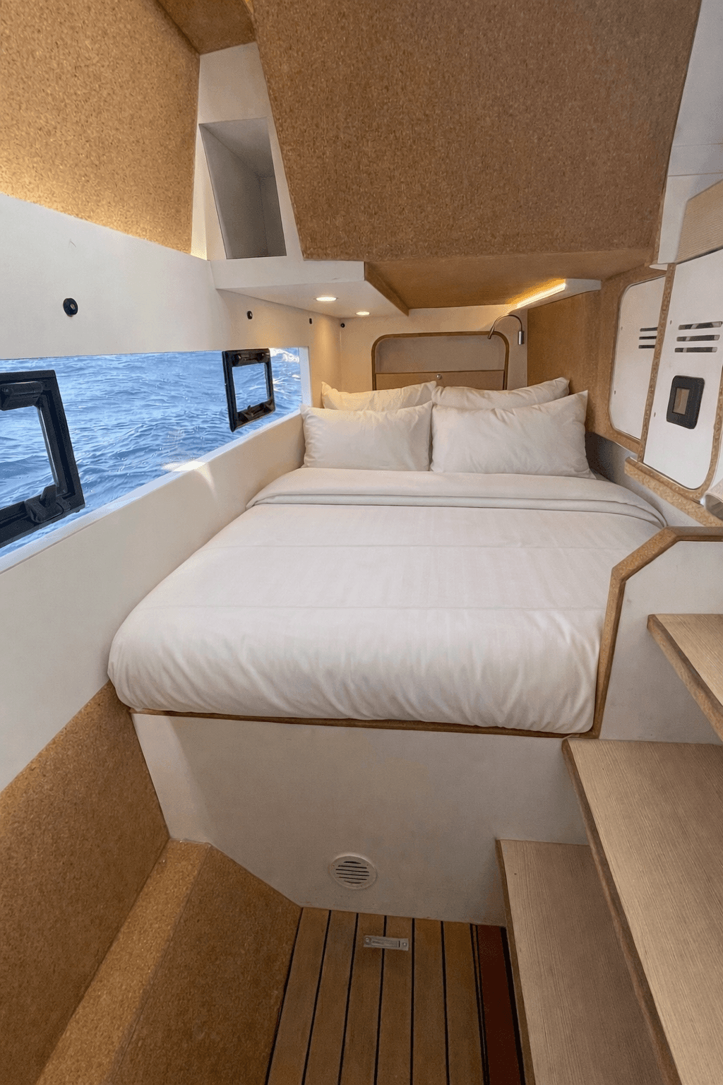 Millikan M10 aft cabin with a double bed, viewed from the entryway.
